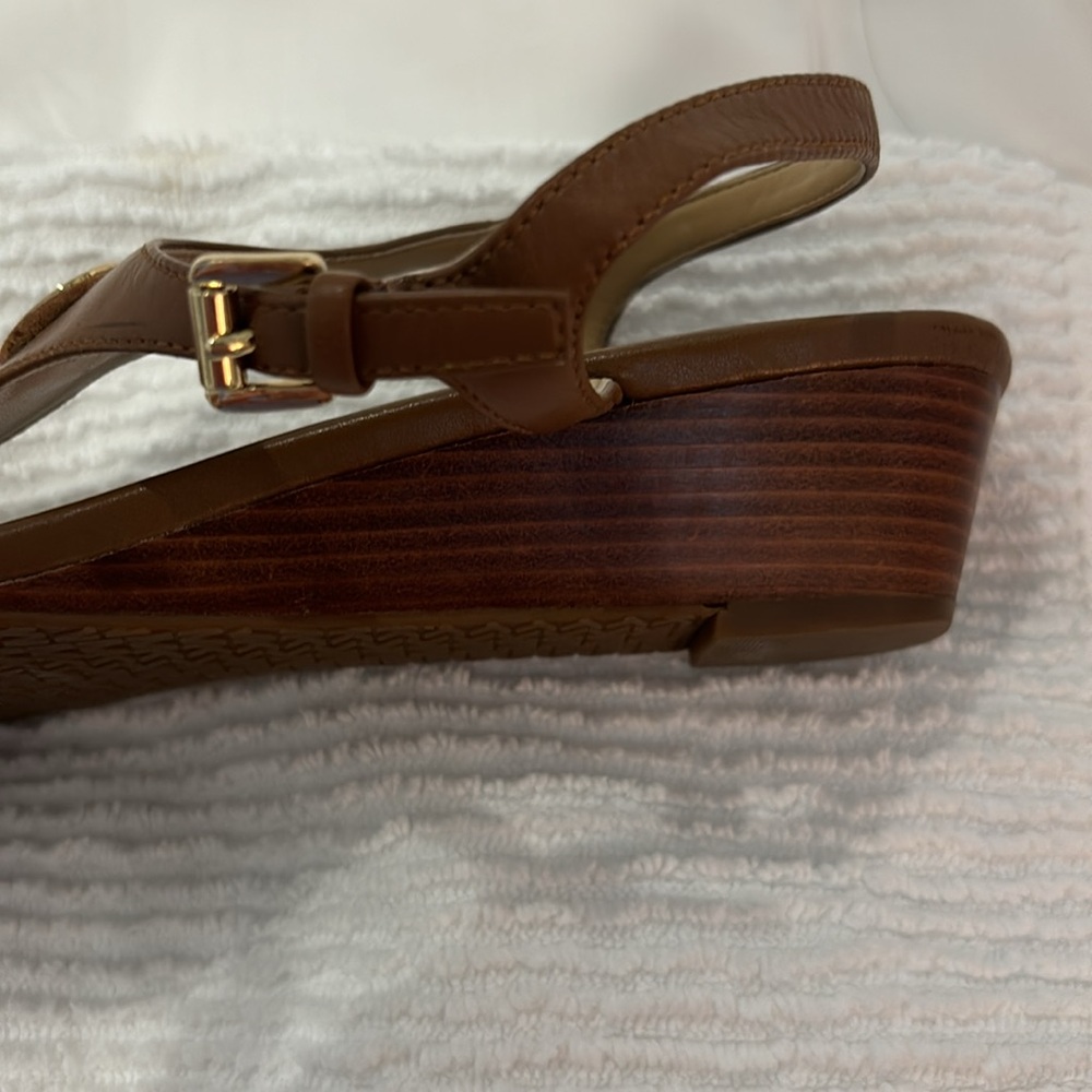 Brand new Michael Kors, wedge sandals, light brown/luggage - Picture 7 of 8